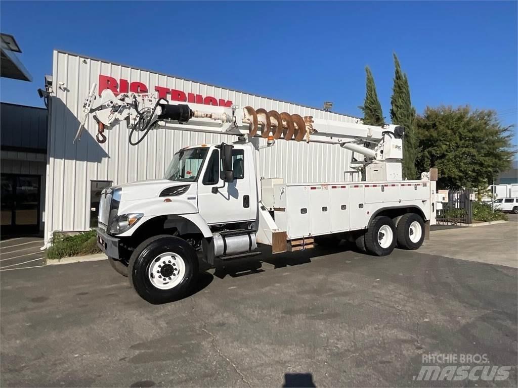 Altec D4065BTR 钻机车