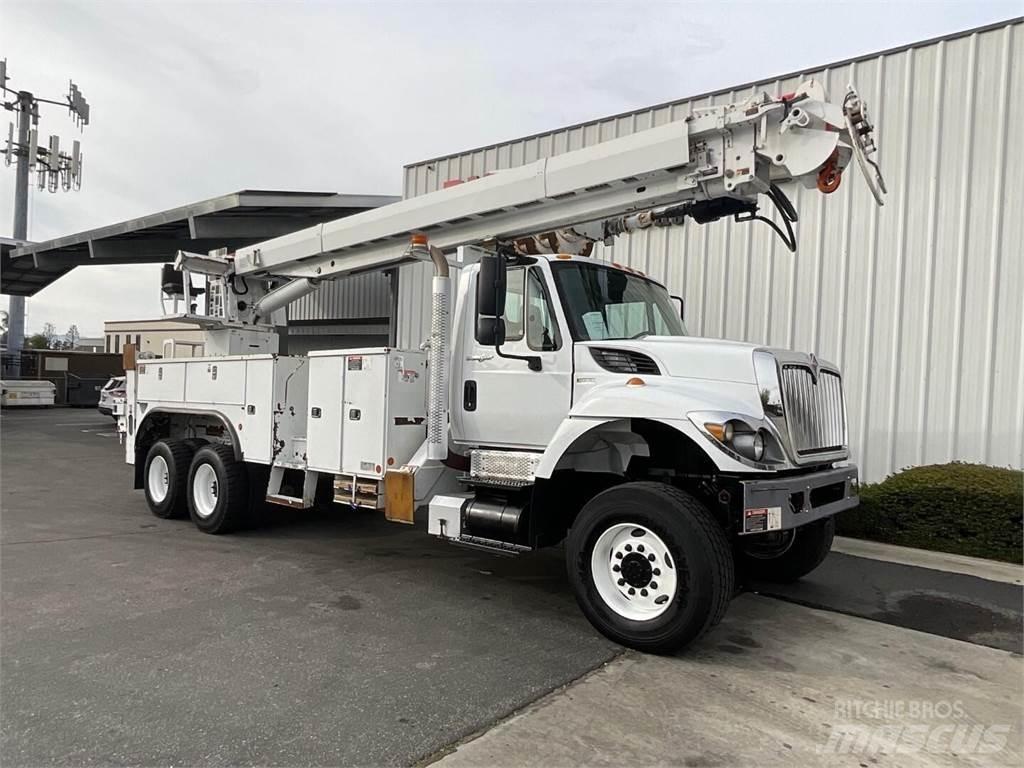 Altec D4065BTR 钻机车