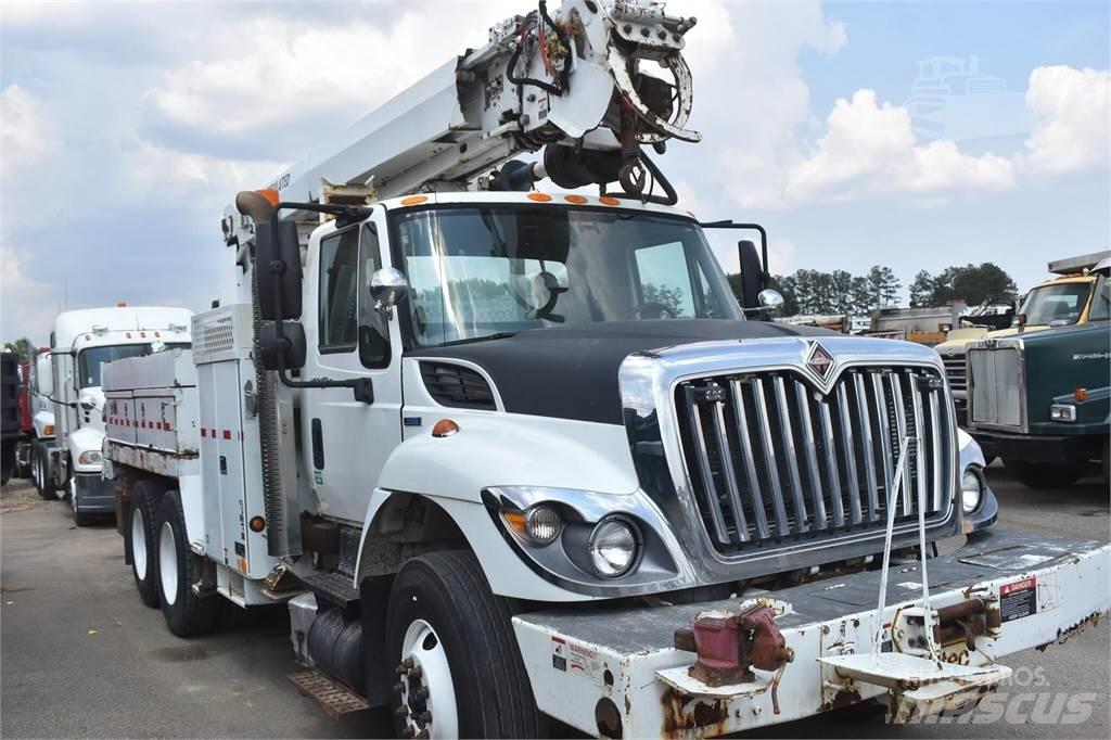 Altec DM45 钻机车