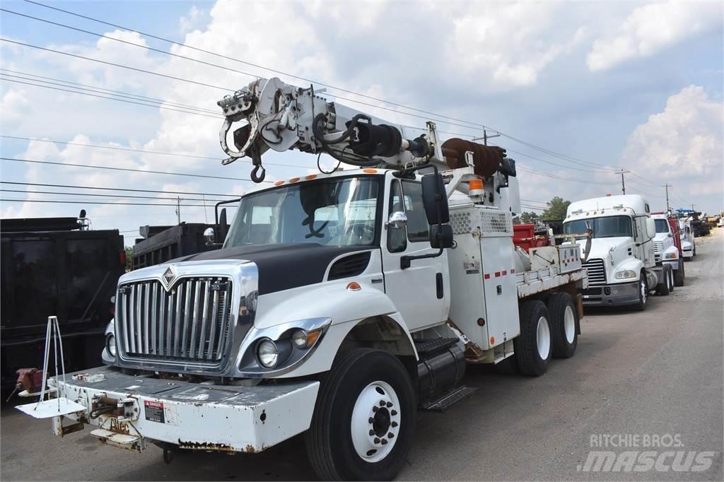 Altec DM45 钻机车