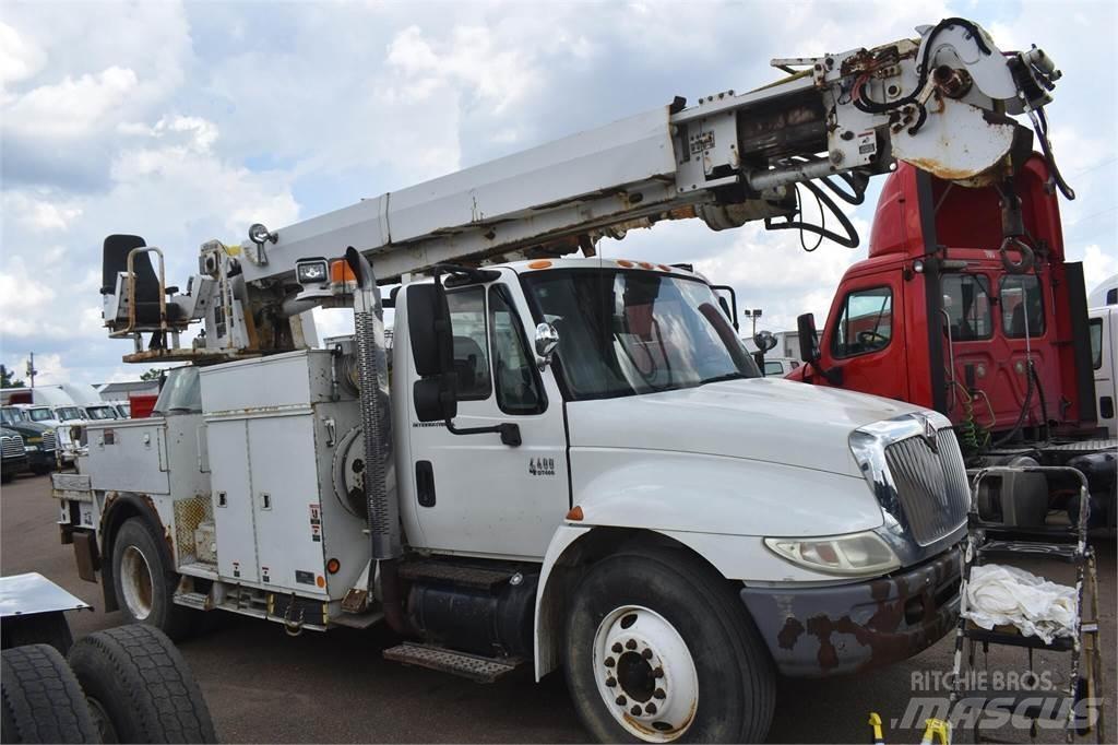Altec DM45TR 钻机车