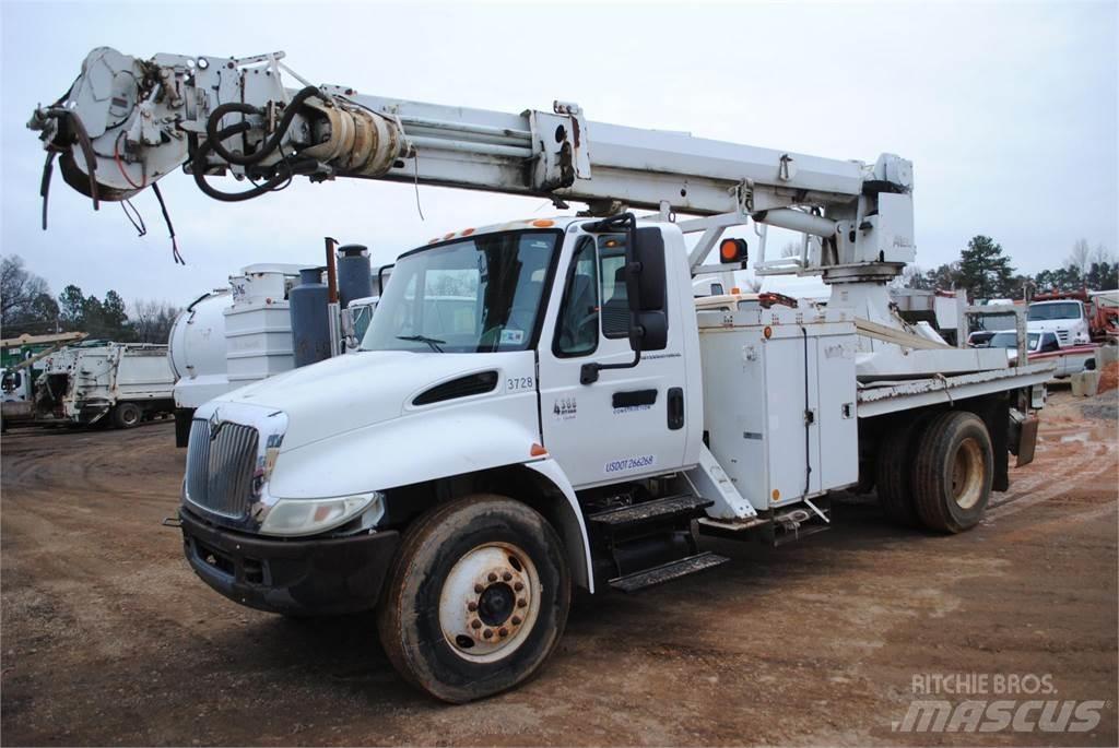 Altec DM47TR 钻机车