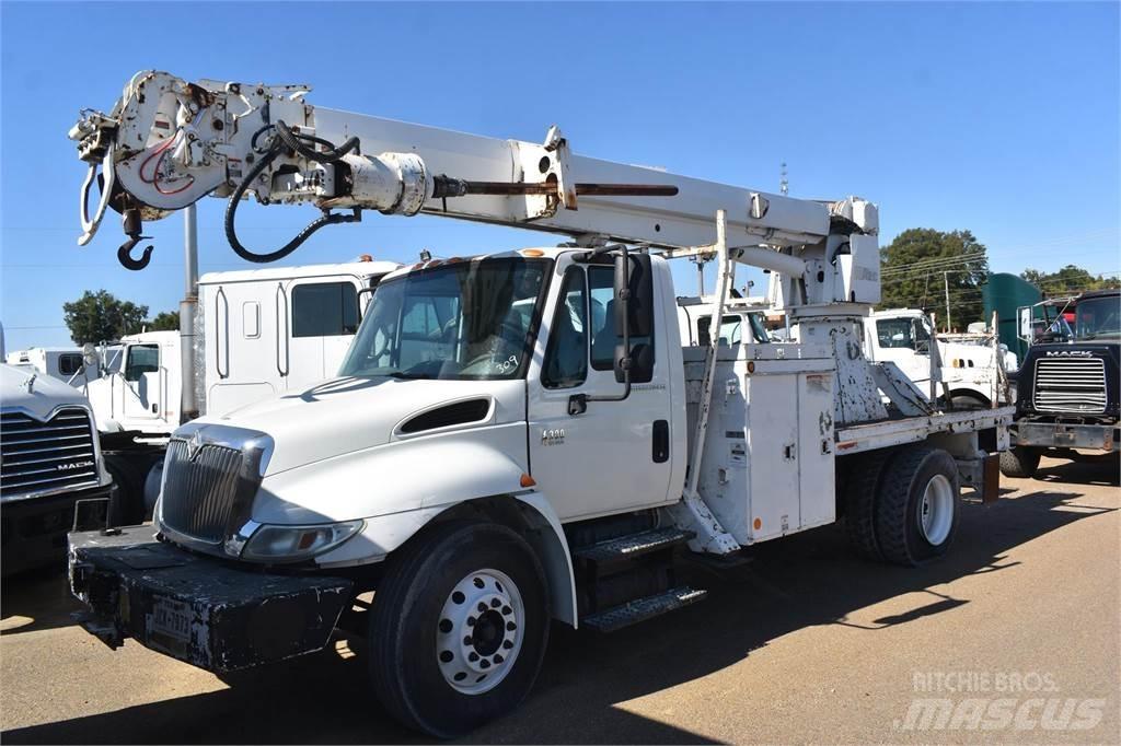 Altec DM47TR 钻机车