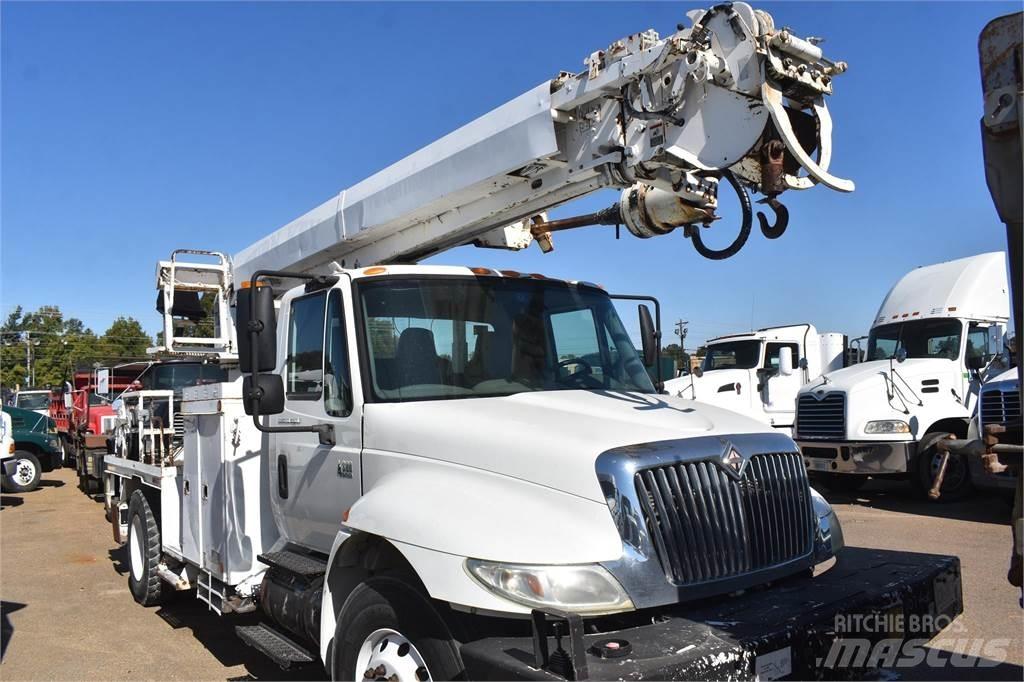 Altec DM47TR 钻机车