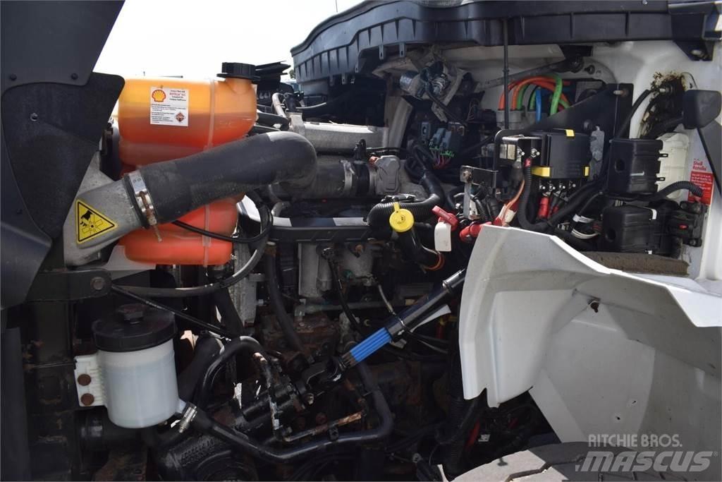 Altec TA41M 车载式高空作业车