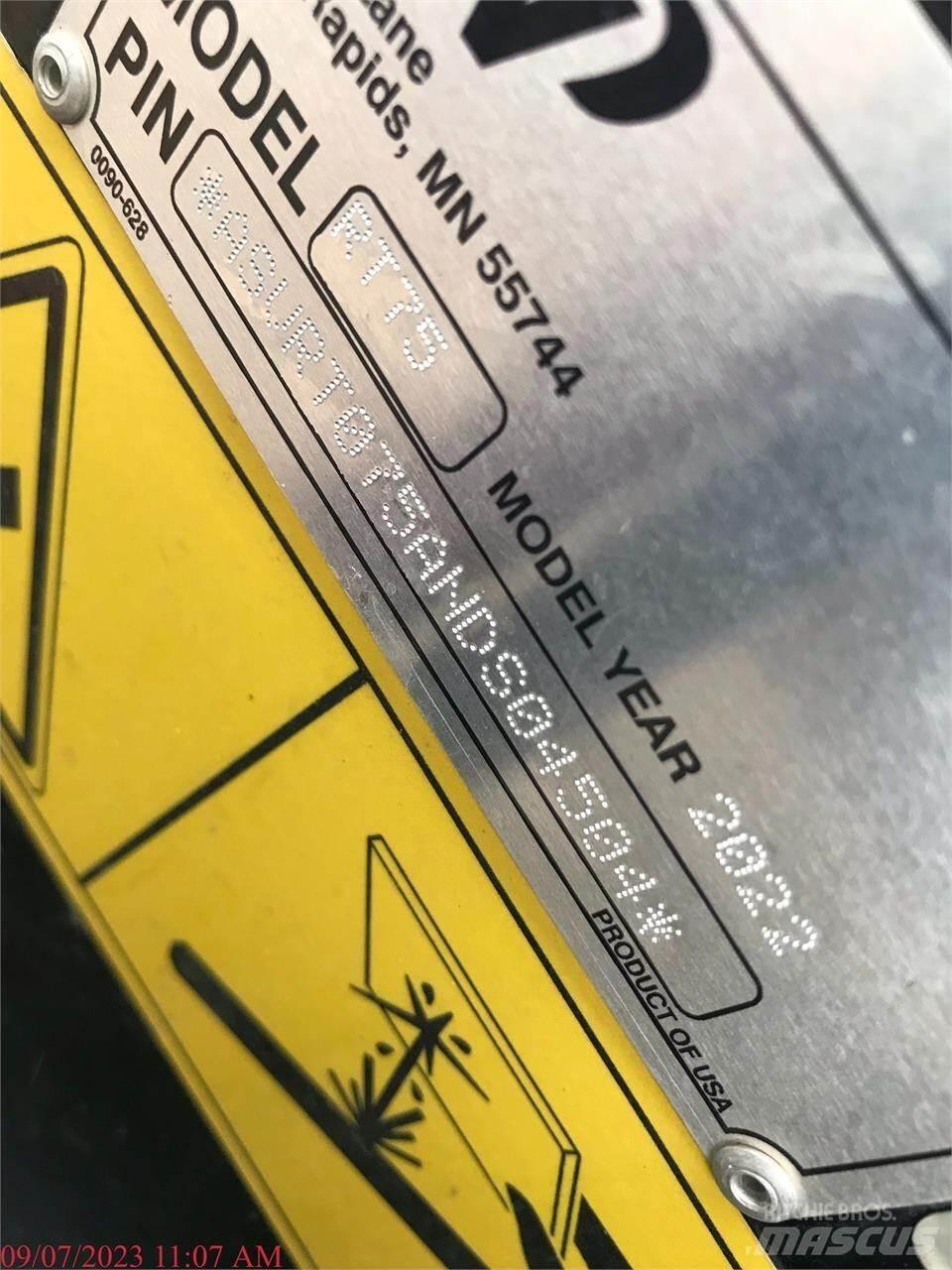 ASV POSI-TRACK RT75 滑移装载机