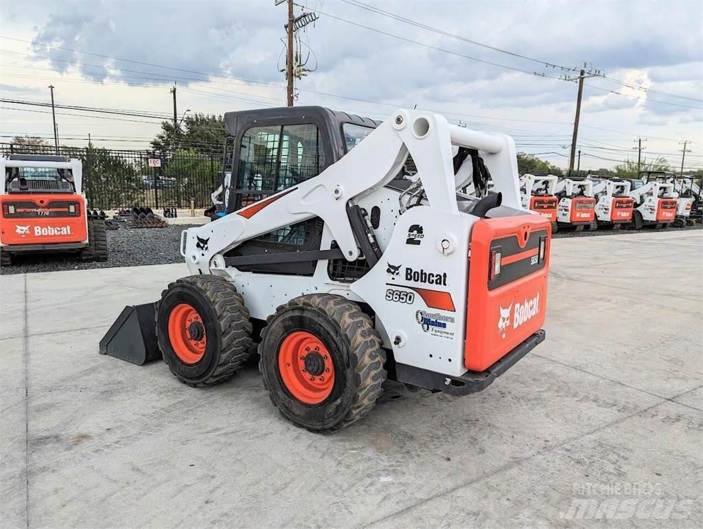 Bobcat S650 滑移装载机