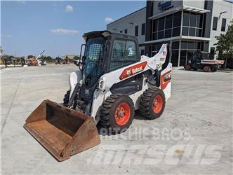 Bobcat S76 滑移装载机