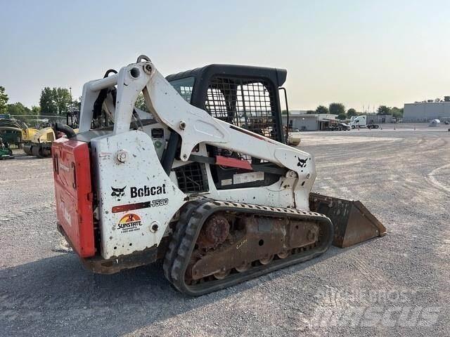 Bobcat T590 滑移装载机