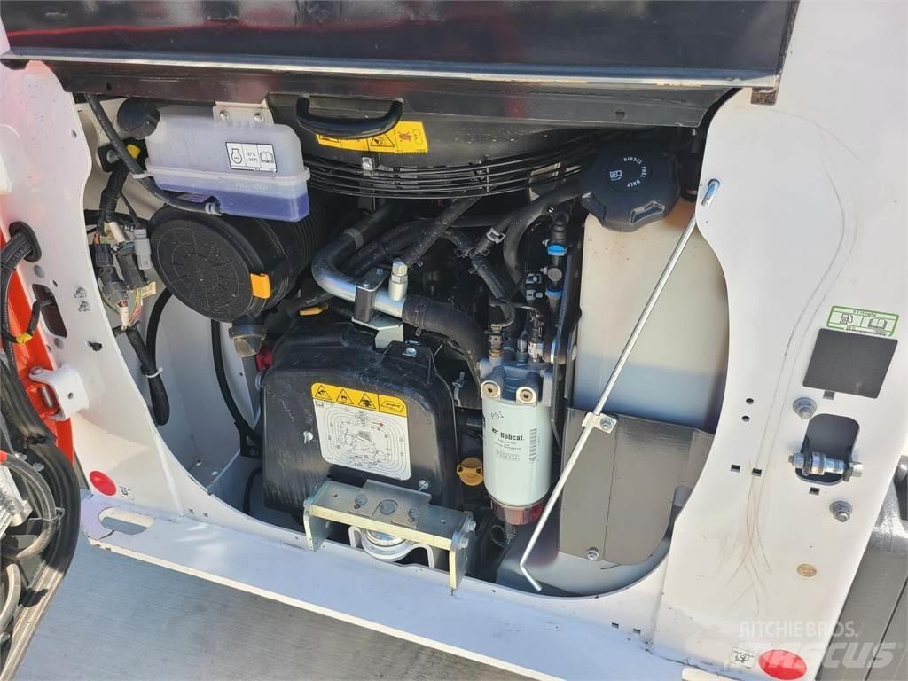 Bobcat T66 滑移装载机
