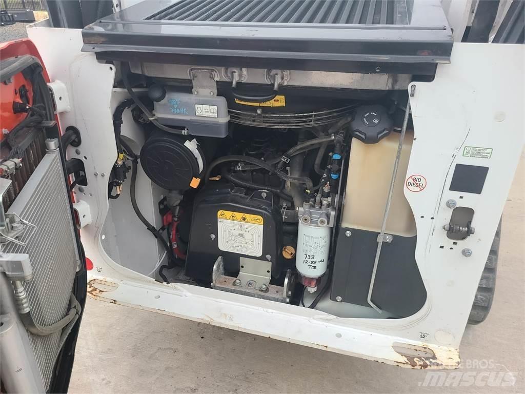 Bobcat T76 滑移装载机