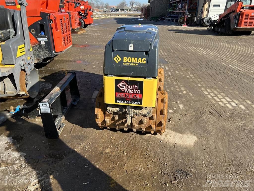Bomag BMP8500 拖式振动压路机