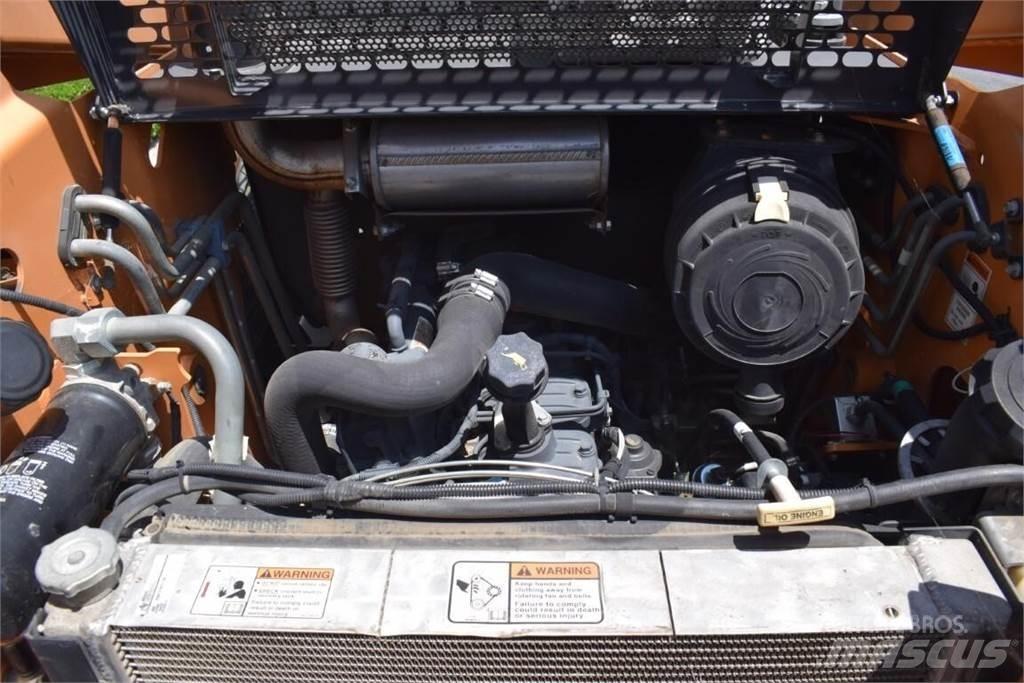 CASE SR200 滑移装载机