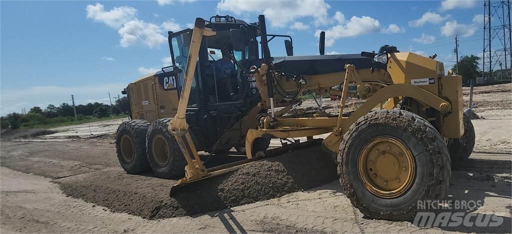 CAT 120M2 AWD 平地机/推土机