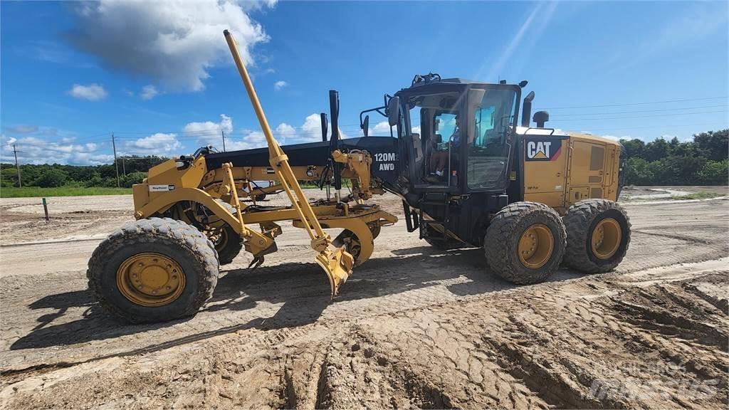 CAT 120M2 AWD 平地机/推土机