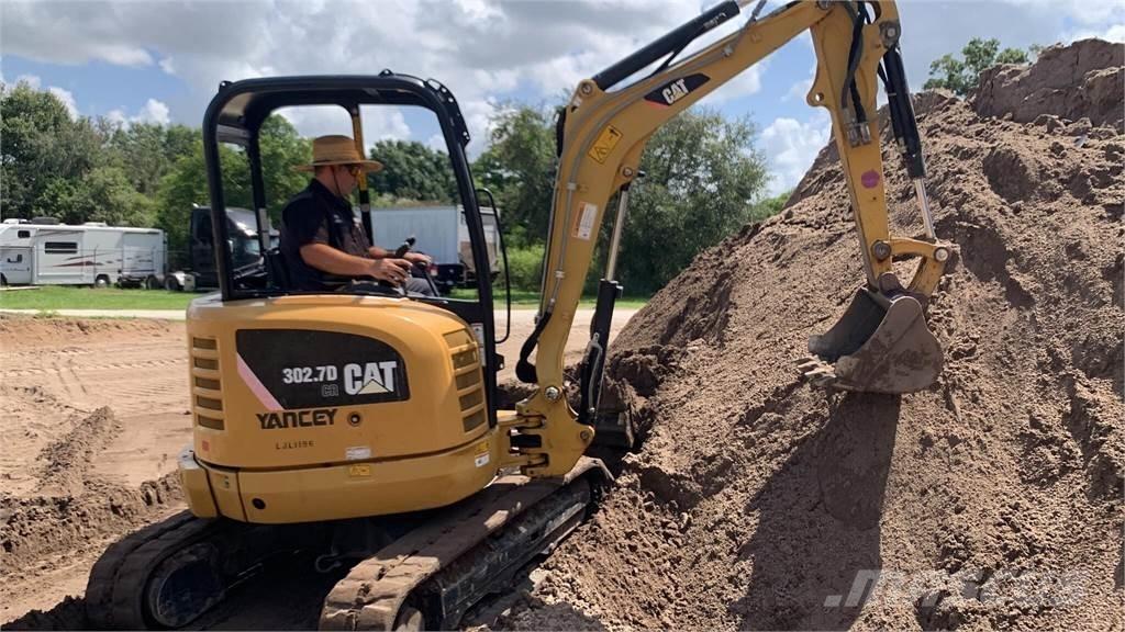 CAT 302.7D CR 小型挖掘机