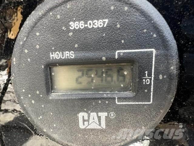 CAT 303.5E2 CR 小型挖掘机