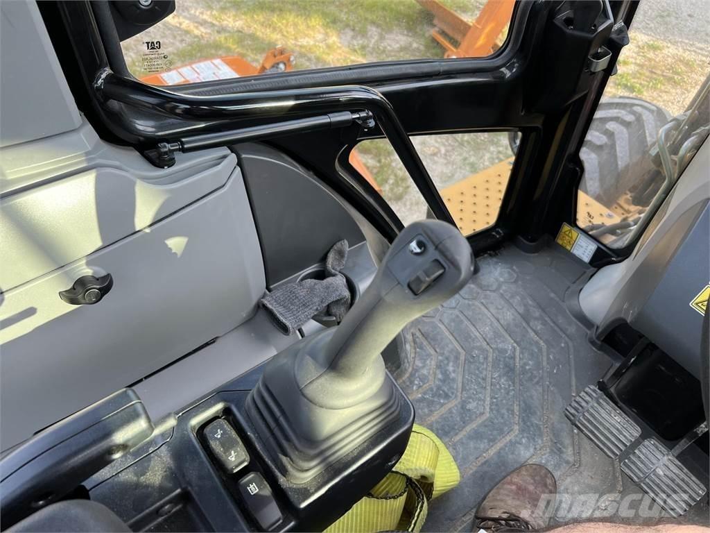 CAT 420 XE 反铲装载机