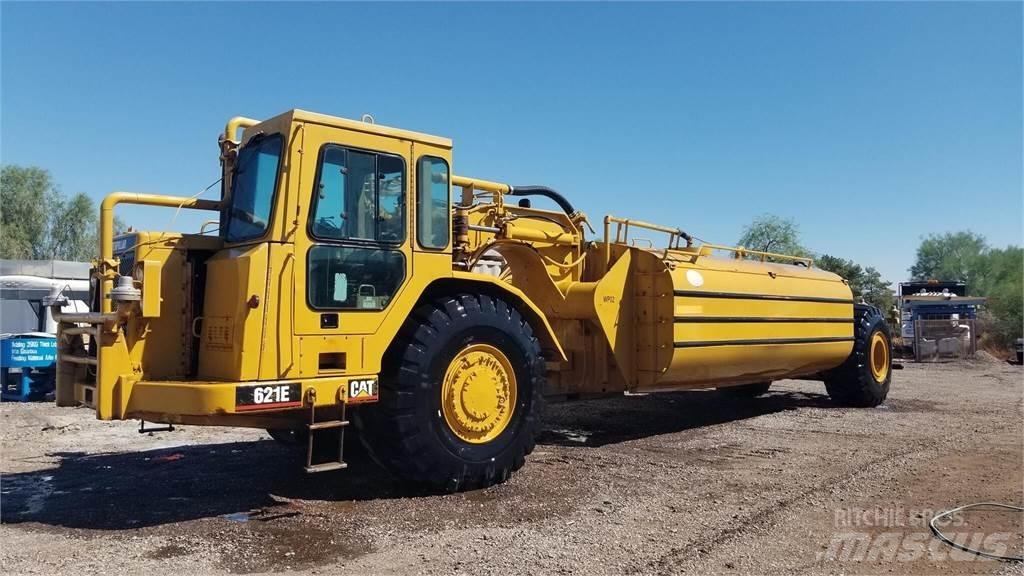 CAT 621E 罐式拖车