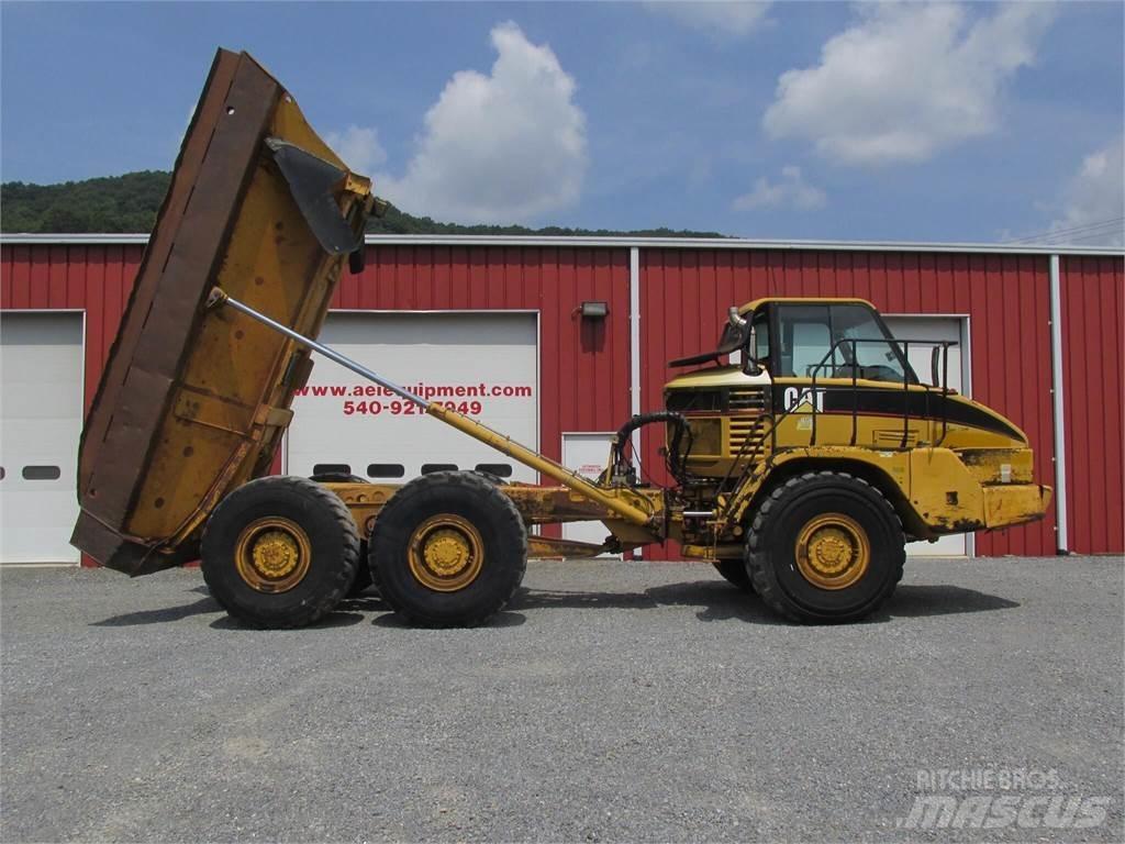 CAT 725 铰接式自卸车