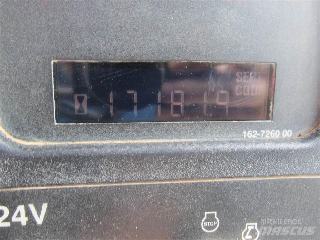 CAT 725 铰接式自卸车