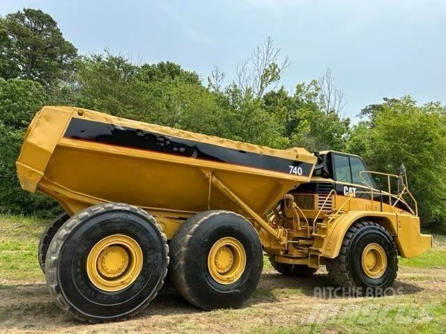 CAT 740 铰接式自卸车