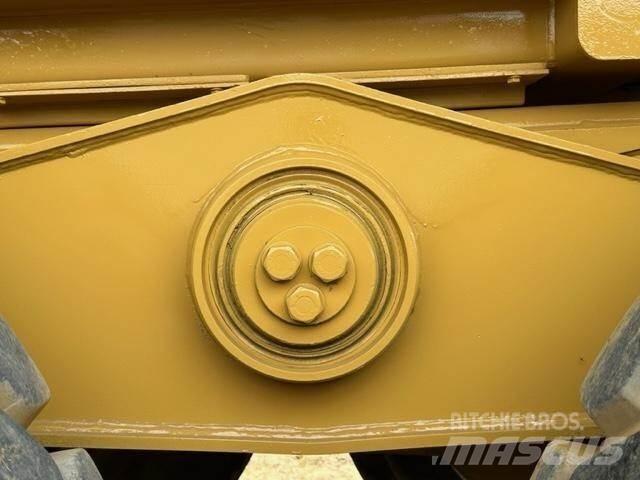 CAT 740 铰接式自卸车