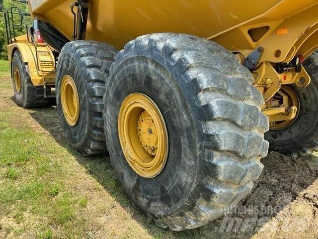 CAT 745 铰接式自卸车