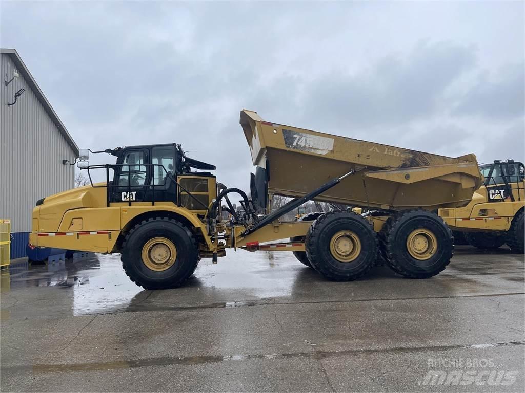 CAT 745 铰接式自卸车