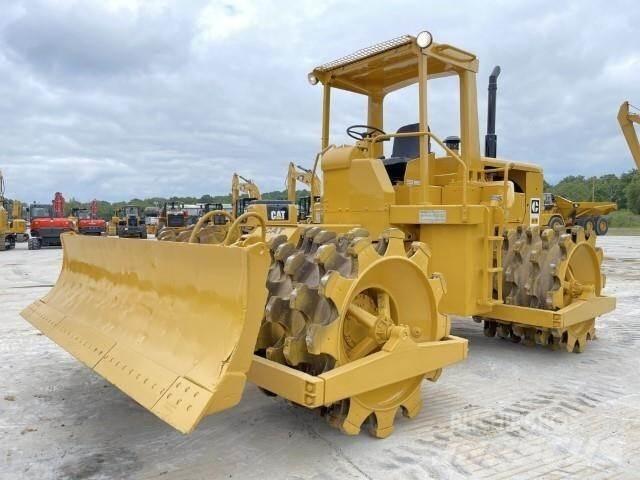 CAT 815 垃圾压实机