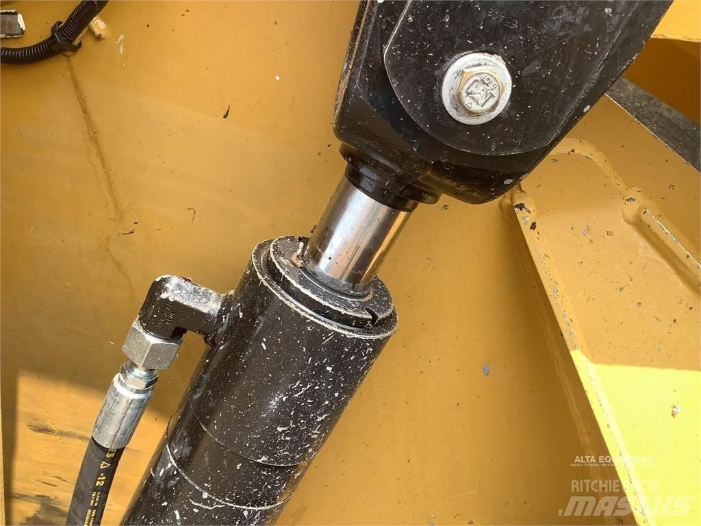 CAT 926M 轮式装载机