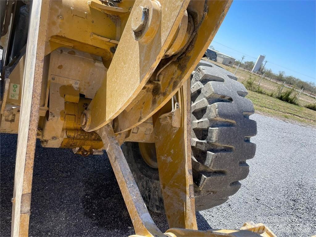 CAT 930M 轮式装载机