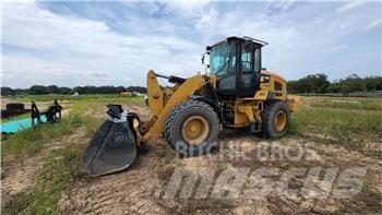 CAT 938M 轮式装载机
