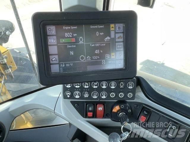CAT 938M 轮式装载机