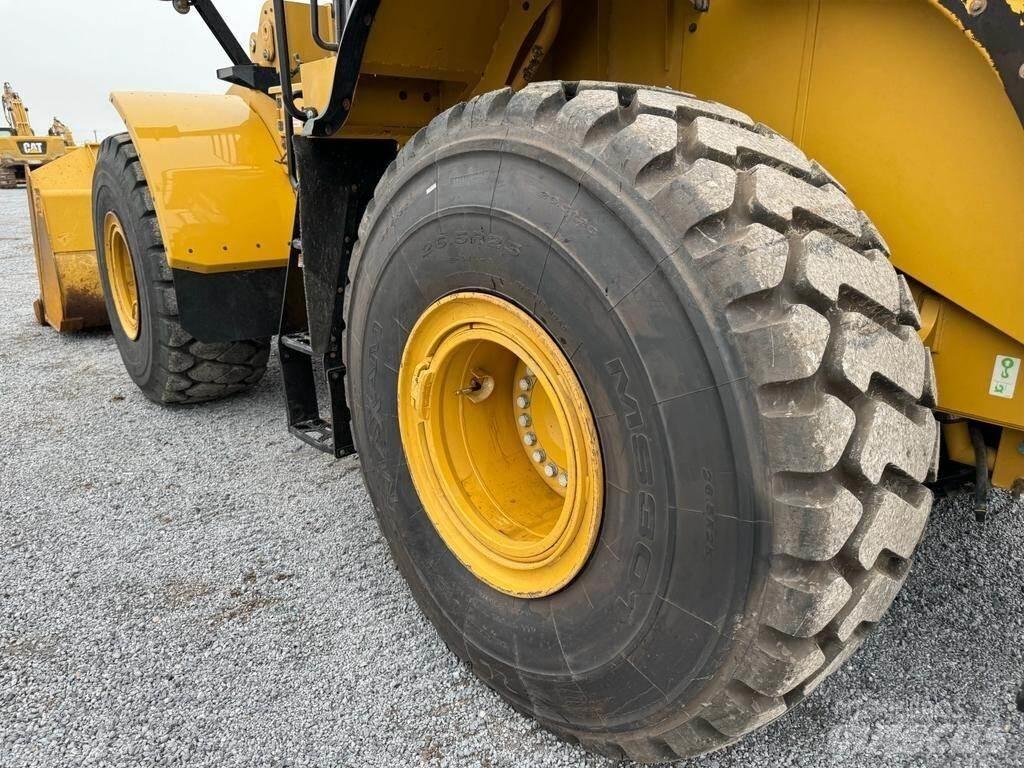 CAT 972M 轮式装载机