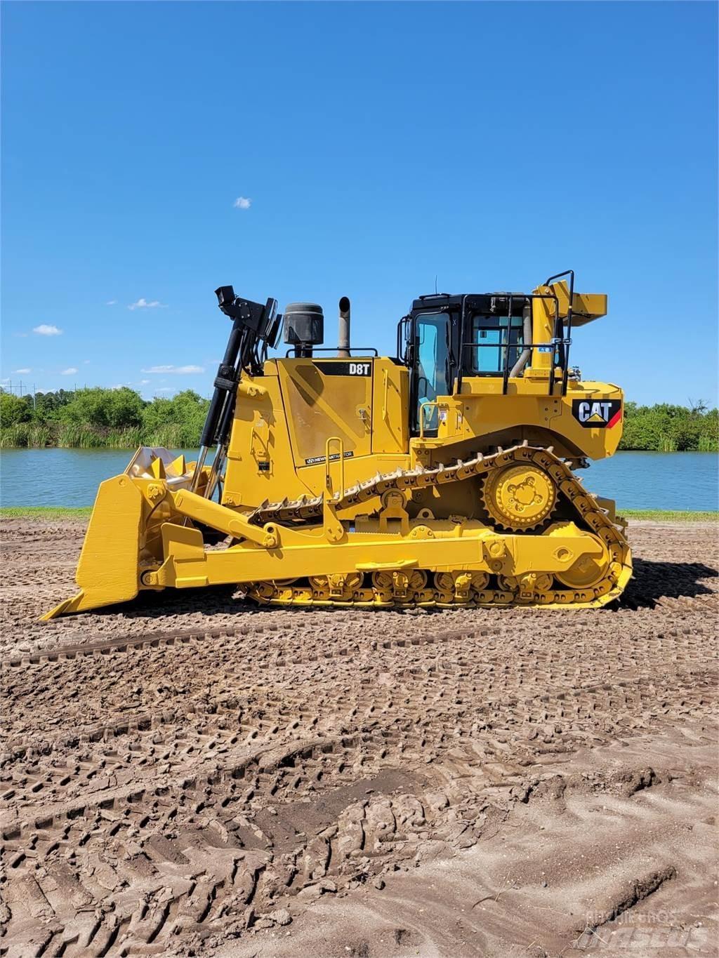 CAT D8T 履带式推土机
