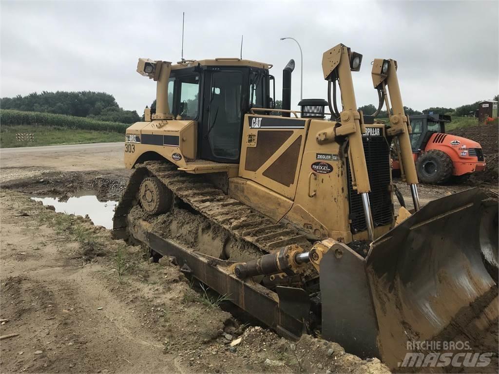 CAT D8T 履带式推土机