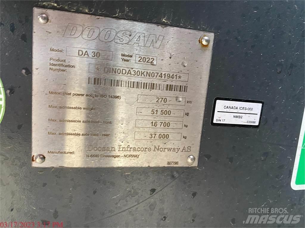Develon DA30-5 铰接式自卸车