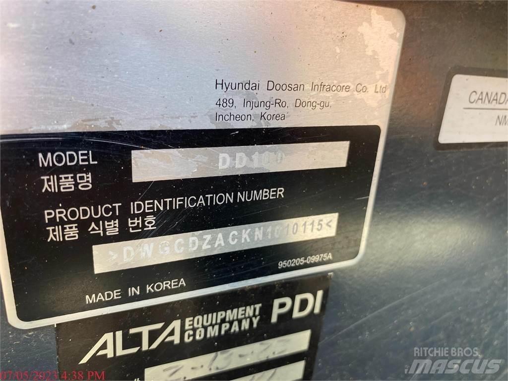 Develon DD100 履带式推土机
