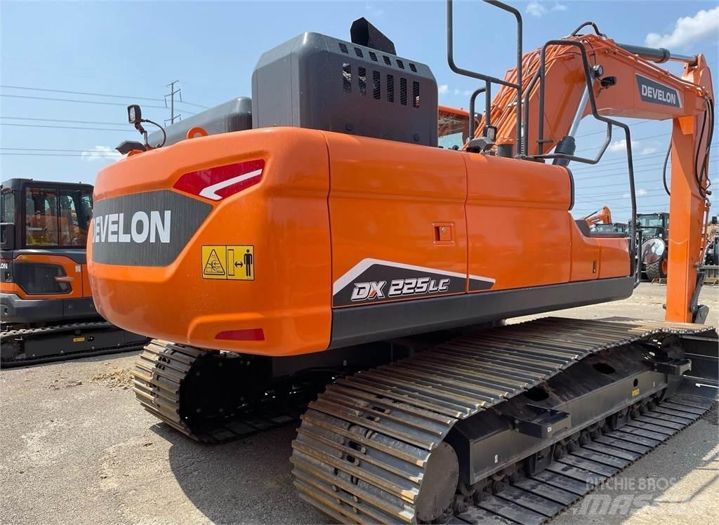 Develon DX225 LC-7 履带挖掘机