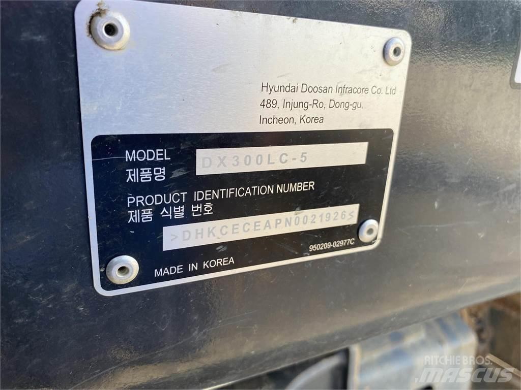 Develon DX300 LC-5 履带挖掘机