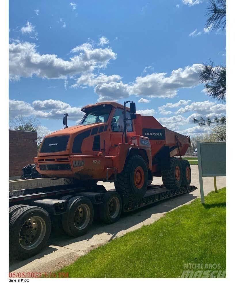 Doosan DA30 铰接式自卸车