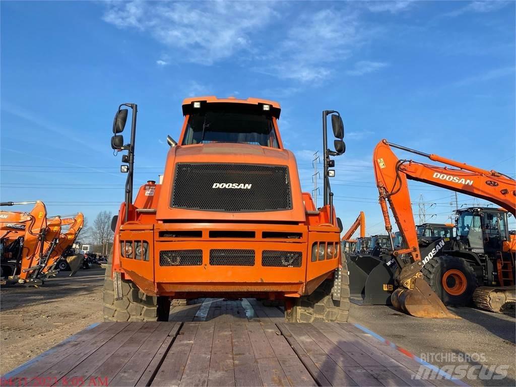 Doosan DA30-5 铰接式自卸车