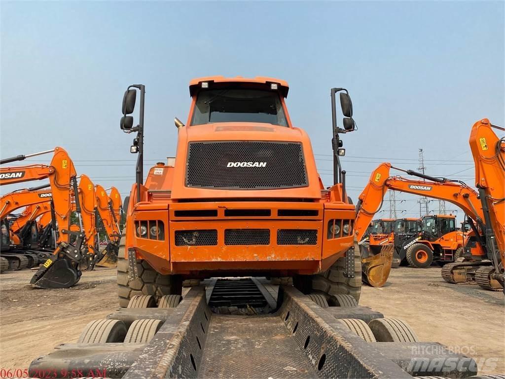 Doosan DA30-5 铰接式自卸车