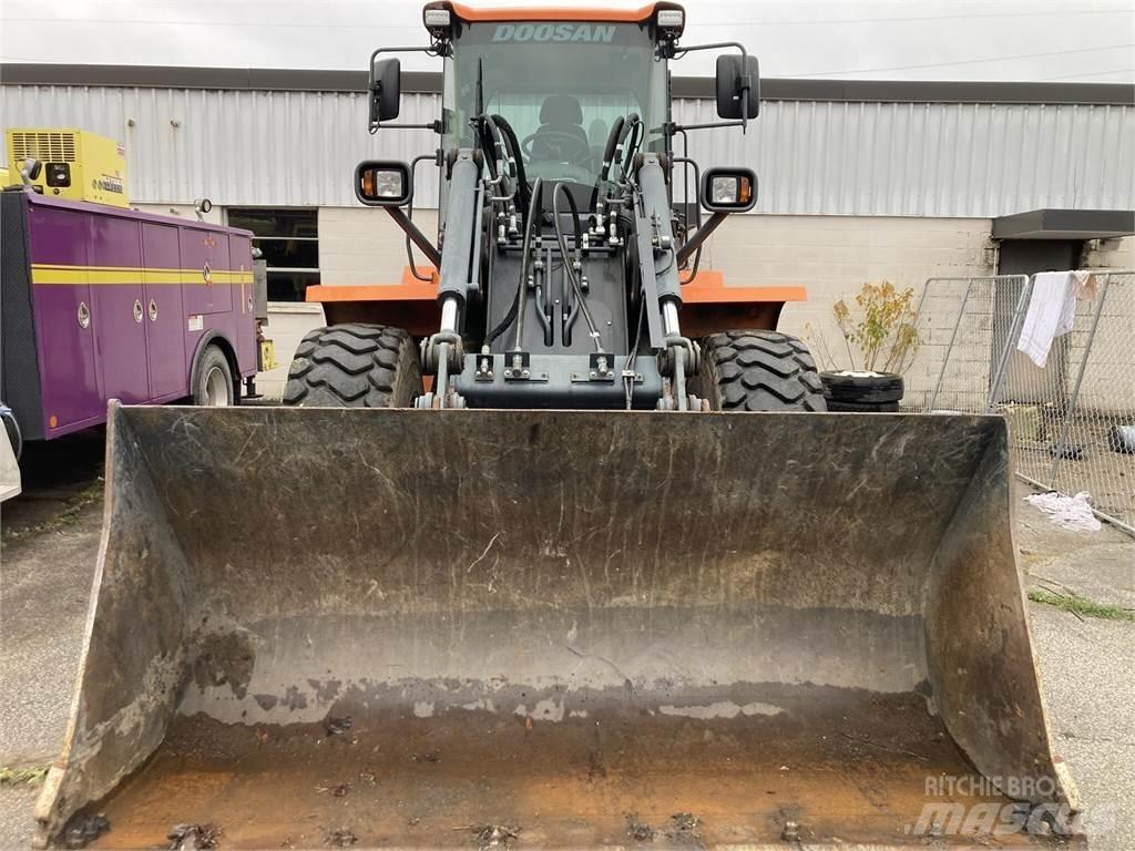 Doosan DL200TC-5 轮式装载机