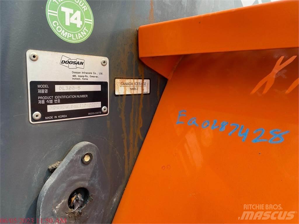 Doosan DL300-5 轮式装载机