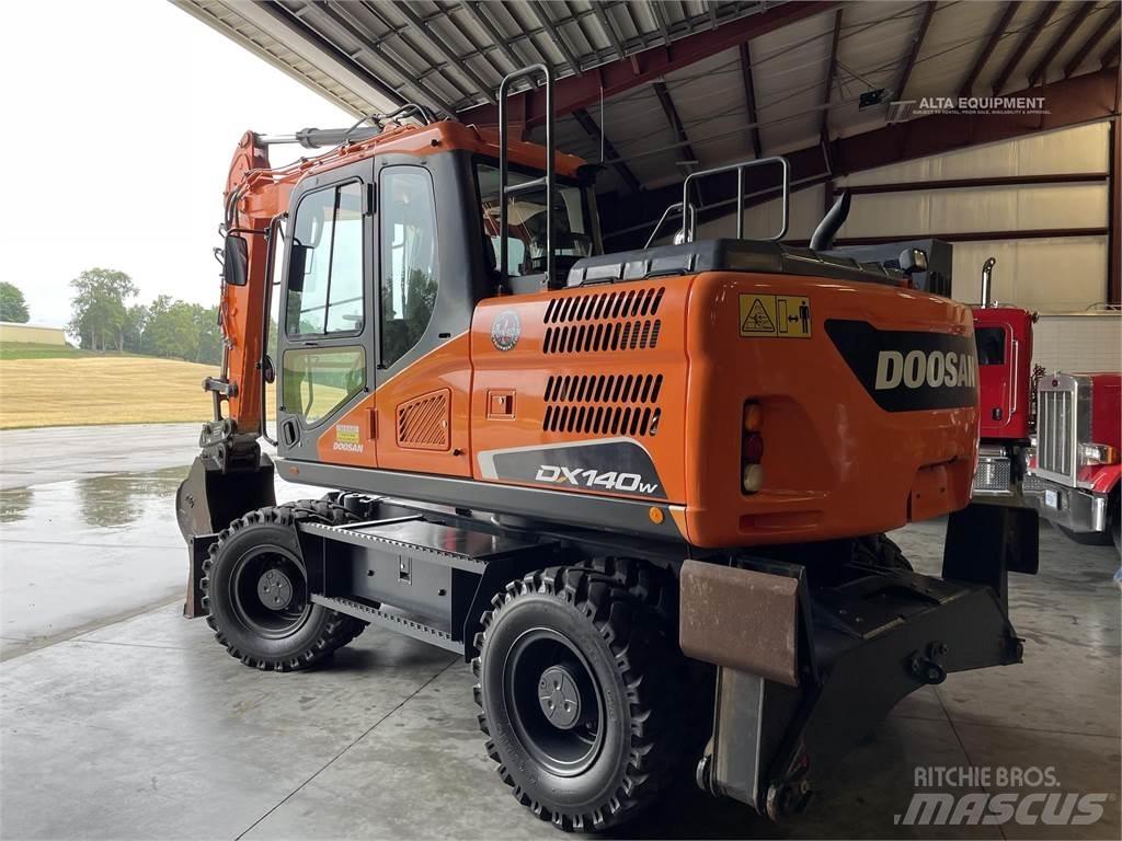 Doosan DX140W-5 轮式挖掘机