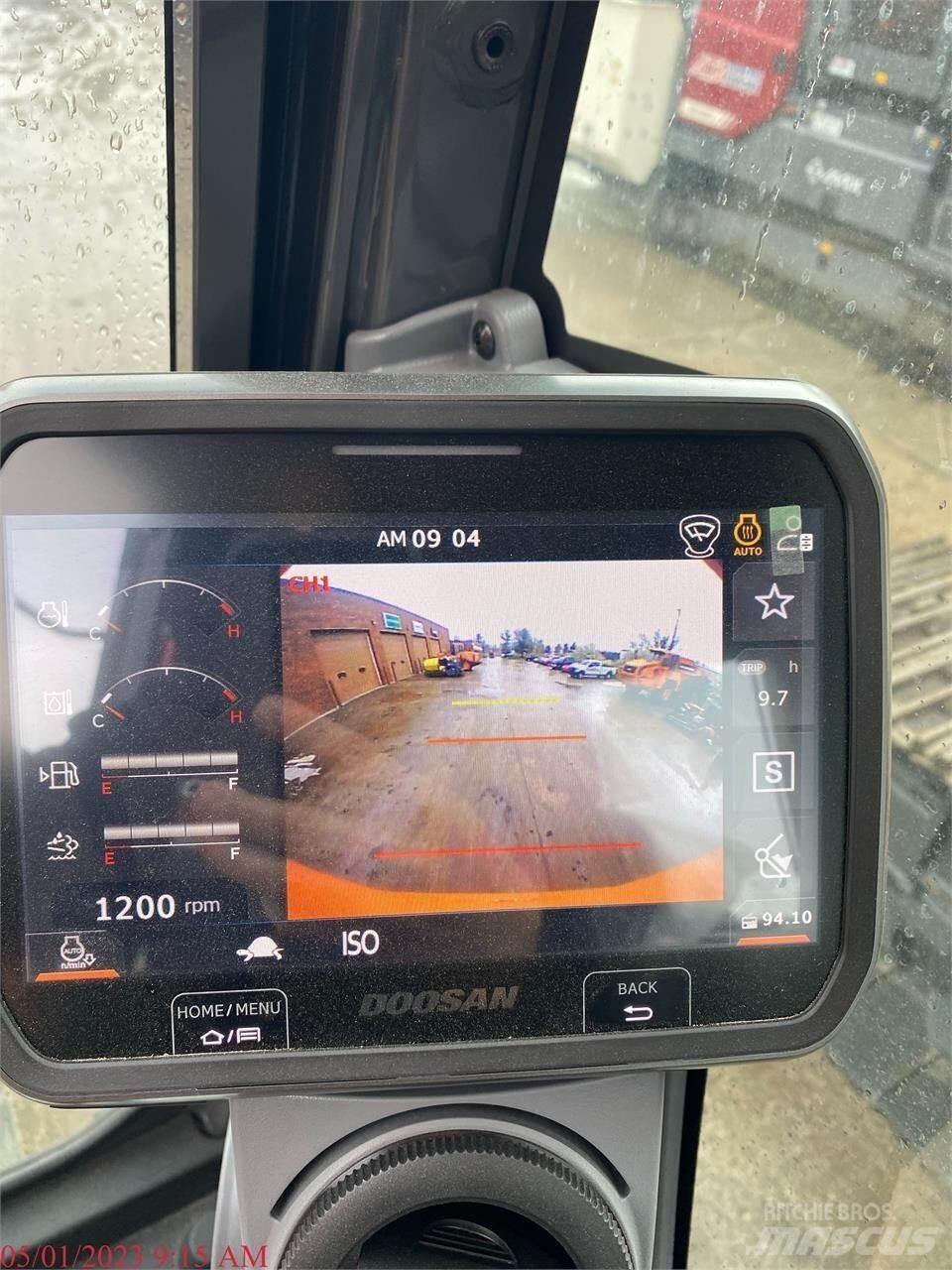 Doosan DX300 LC 履带挖掘机
