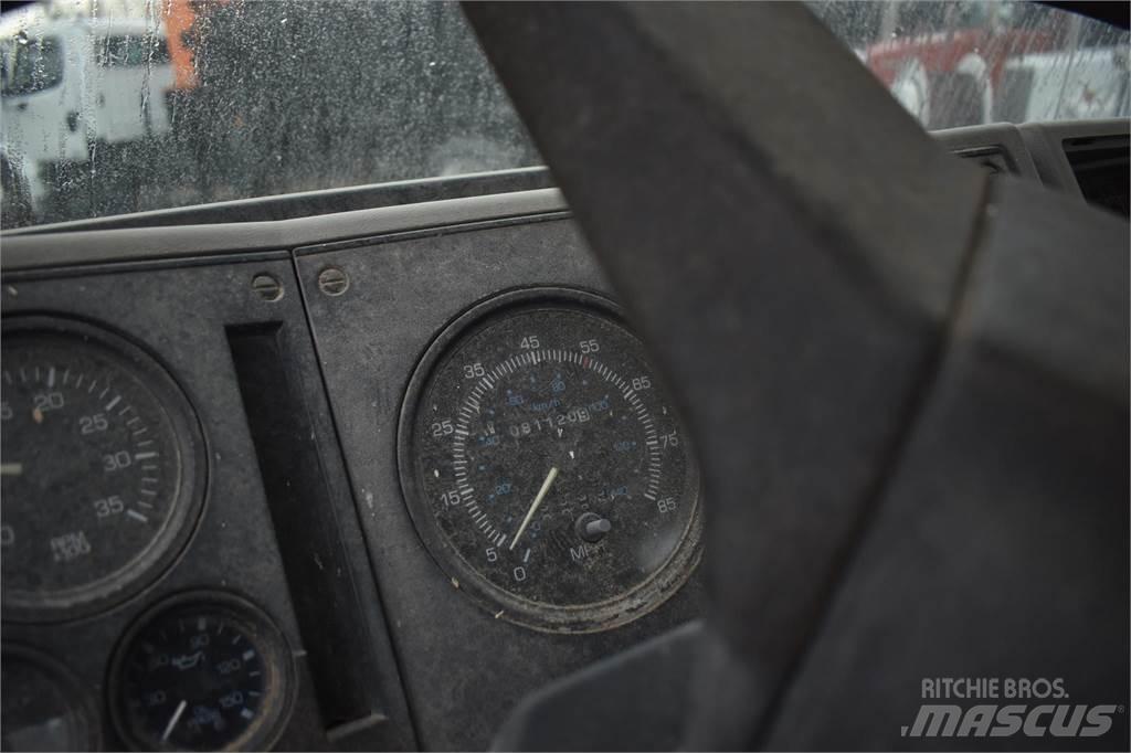 Ford CF8000 起重车