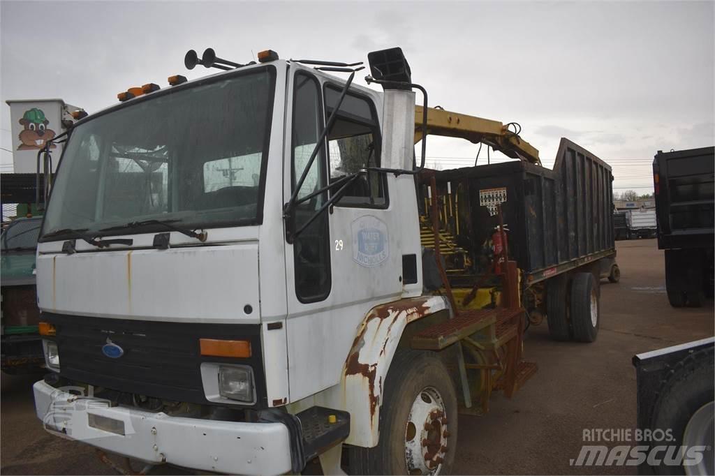 Ford CF8000 起重车